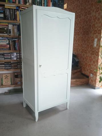 meisjes kleerkast met hanger  beschikbaar voor biedingen