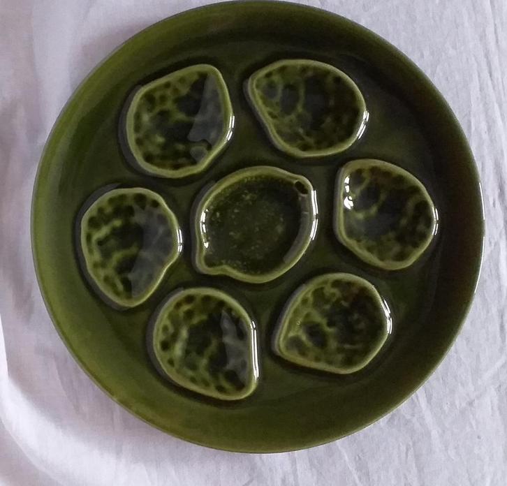 Bord met oester of schaaldieren 25 cm, Antiek en Kunst, Antiek | Keramiek en Aardewerk, Ophalen of Verzenden