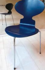 2 Arne Jacobsen ant stoelen, Huis en Inrichting, Ophalen, Zo goed als nieuw