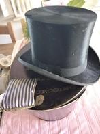 oude zwarte hoed (2) in doos, Antiquités & Art, Antiquités | Vêtements et Textile, Enlèvement ou Envoi