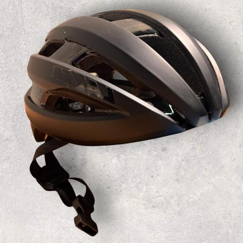 Casque de vélo Lazer pour homme, NOUVEAU, moyen + ordinateur, Vélos & Vélomoteurs, Accessoires vélo | Casques de vélo, Neuf, Homme