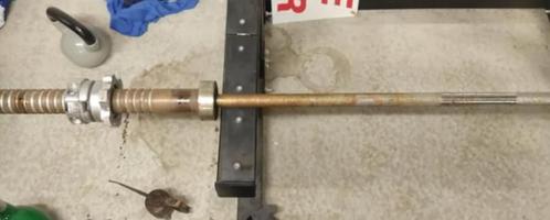Ik zoek via deze weg naar dit model barbell incl sluiters, Sport en Fitness, Fitnessmaterialen, Zo goed als nieuw, Ophalen