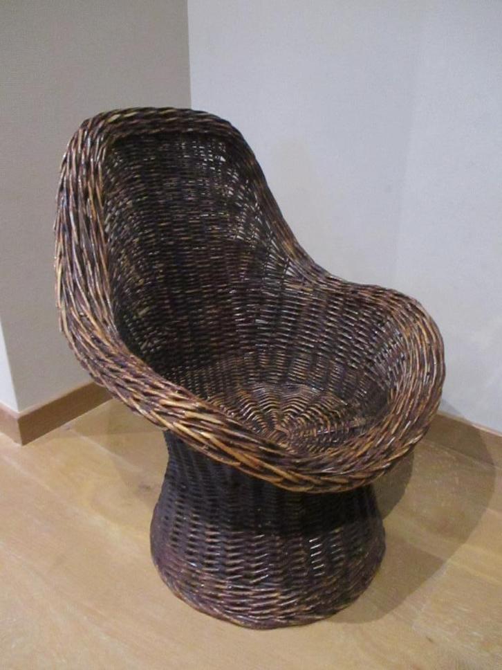 stoeltje in riet , zitstoel ,kinderstoel, poppenstoel, Kinderen en Baby's, Kinderkamer | Tafels en Stoelen, Gebruikt, Stoel(en)