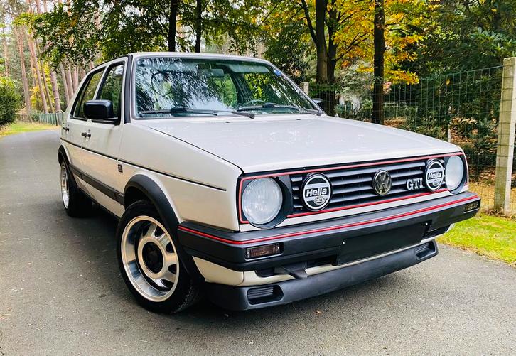 Oldtimer Vw Golf 2 Gti met airco, Auto's, Volkswagen, Particulier, Golf, ABS, Benzine, Berline, 5 deurs, Handgeschakeld, Wit, Zwart