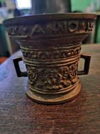 Antieke vergulde bronzen vijzel met stamper, Antiek en Kunst, Ophalen, Brons