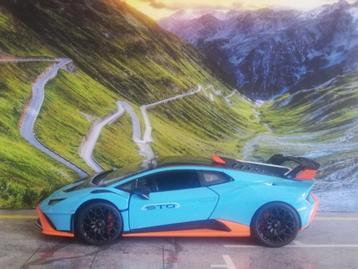 LAMBORGHINI HURACAN STO 1/18 beschikbaar voor biedingen