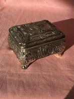 Zilverkleurig juwelenkistje., Antiek en Kunst, Curiosa en Brocante, Ophalen of Verzenden