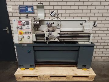 Draaibank met digitale uitlezing, zeer netjes! beschikbaar voor biedingen