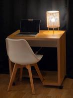 Petit bureau Ikea couleur bois - 77/50/75(70 sans roulettes), Maison & Meubles, Enlèvement, Avec roues, Utilisé, Bureau