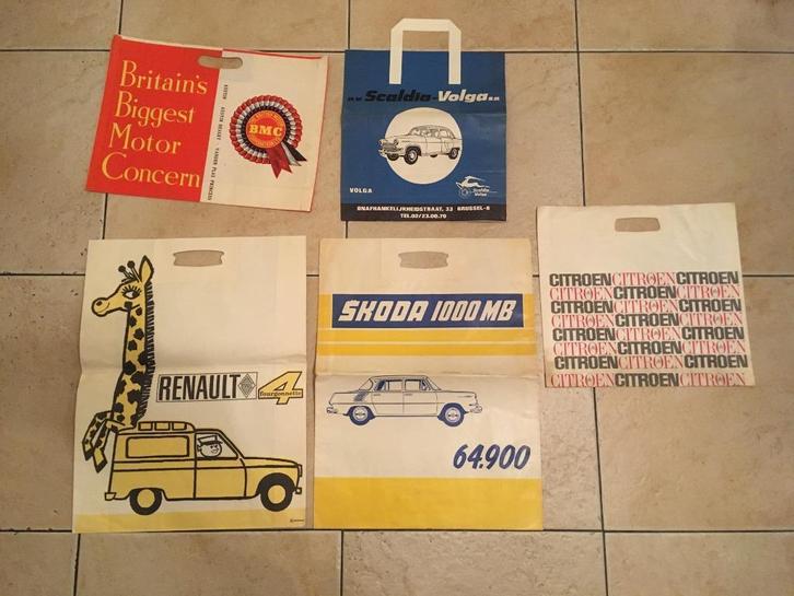 Originele zakken autofolders Brussels autosalon jaren '60, Boeken, Auto's | Folders en Tijdschriften, Ophalen of Verzenden
