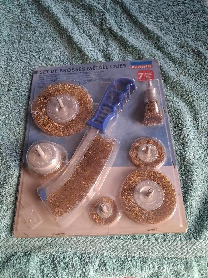 set de 7 brosses métalliques, Bricolage & Construction, Outillage | Outillage à main, Neuf, Enlèvement