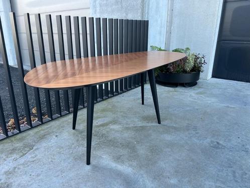 Zanotta tweed eetkamertafel 213x100, walnoot, Huis en Inrichting, Tafels | Eettafels, Zo goed als nieuw, 50 tot 100 cm, 200 cm of meer