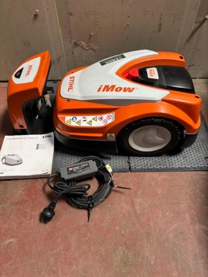 Tondeuse à gazon robotique Stihl RMI422 entièrement en ordre, Jardin & Terrasse, Tondeuses robotisées, Utilisé, 20 à 25 cm, Avec capteur de pluie