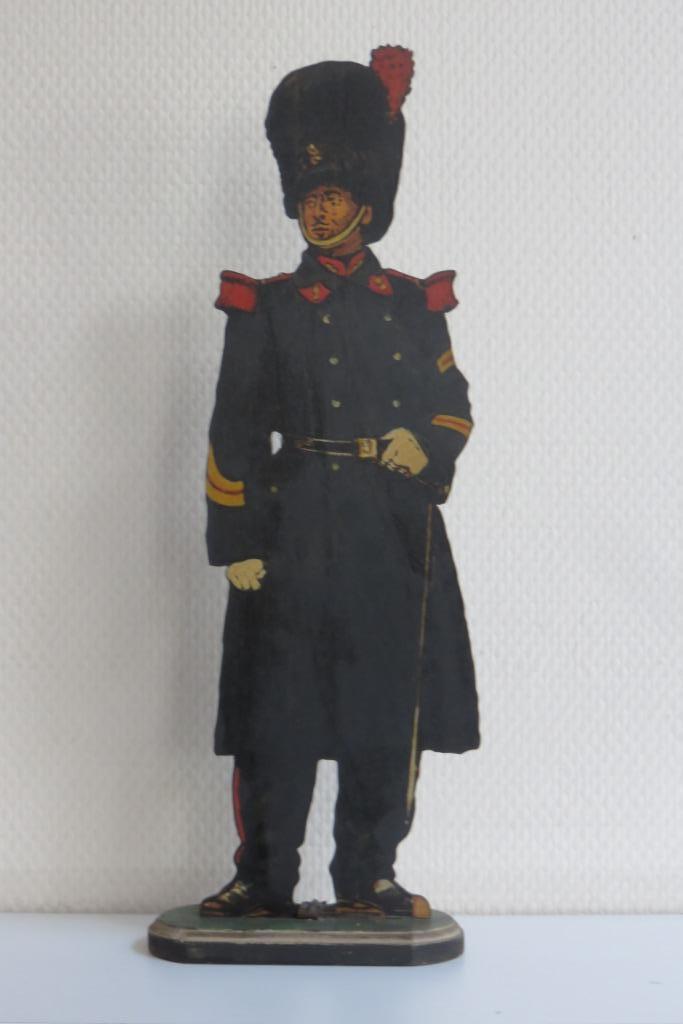 Houten figuur : Grenadier, Verzamelen, Militaria | Algemeen, Landmacht, Miniatuur of Beeldje, Ophalen of Verzenden