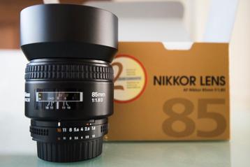 Nikon AF Nikkor 85mm f/1.8 D