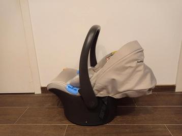 Autostoel in topstaat + gratis babyspullen! beschikbaar voor biedingen