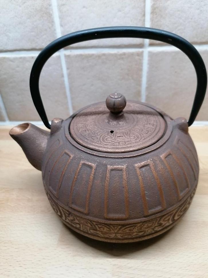 Splinternieuwe gietijzeren theepot. Nooit gebruikt., Diversen, Overige Diversen, Ophalen of Verzenden