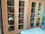 Armoire vitrine en teck massif de marque Vastiau Godeau, Huis en Inrichting, Kasten | Vitrinekasten, Ophalen, 100 tot 150 cm, Teakhout