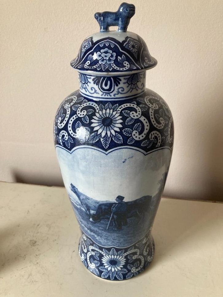 Twee antieke vazen van Petrus Regout, Antiek en Kunst, Antiek | Vazen, Ophalen