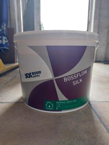 Witte verf Bossflow Silk 10L beschikbaar voor biedingen