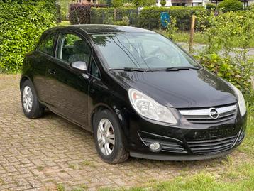 Opel corsa 1.2 benzine. 82000km. Airco , camera Gekeut