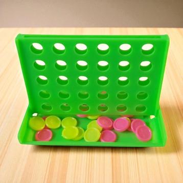 4 op een rij spel , groen mini formaat 7.5cm x 4,5cm beschikbaar voor biedingen