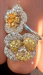 VCA ring met gouden en witte en gele diamanten, Handtassen en Accessoires, Ringen, Ophalen, Zo goed als nieuw, Geel, Goud