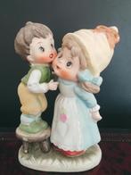 Beeldje voor kinderen, Antiek en Kunst, Antiek | Keramiek en Aardewerk, Ophalen of Verzenden