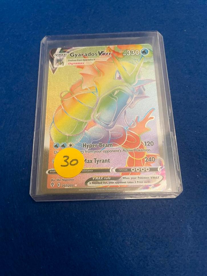 Gyarados vmax evs 207, Hobby en Vrije tijd, Verzamelkaartspellen | Pokémon, Zo goed als nieuw, Ophalen of Verzenden