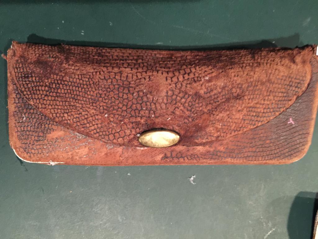 Heel oud briletuitje, Handtassen en Accessoires, Portemonnees, Ophalen of Verzenden, Zo goed als nieuw