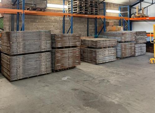 GROOT LOT STEENSCHOTTEN 150m2+, Zakelijke goederen, Machines en Bouw | Houtbewerking, Ophalen