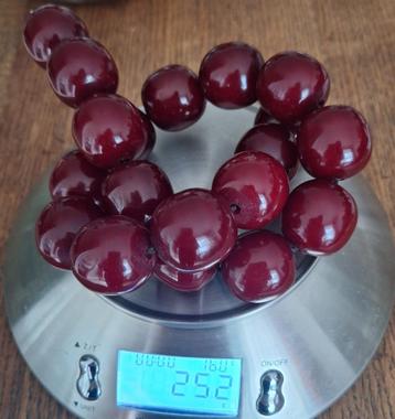 Antieke Cherry Bakeliet??? Katalin???ketting 252 gramm beschikbaar voor biedingen
