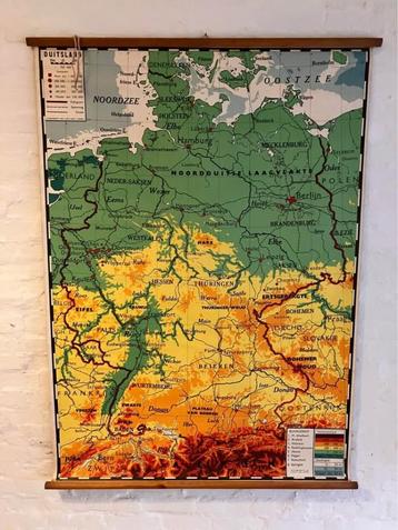 Grote retro schoolkaart: Duitsland natuurkundig beschikbaar voor biedingen