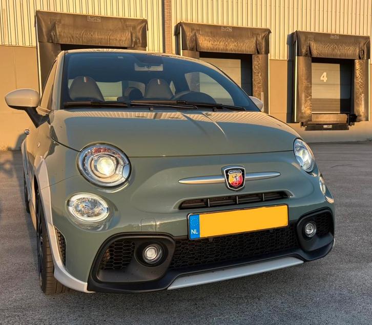 Abarth 695 70 Anniversary Esseesse Sabelt  1 of 1949 Xenon, Auto's, Abarth, Particulier, ABS, Airbags, Airconditioning, Android Auto