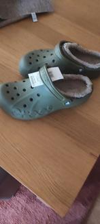 Crocs, Ophalen