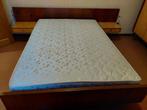 Vintage tweepersoonsbed met resort en matras, Huis en Inrichting, Slaapkamer | Bedden, Ophalen, Gebruikt, Bruin, 140 cm