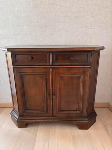 Bijzet kast/tv kast beschikbaar voor biedingen