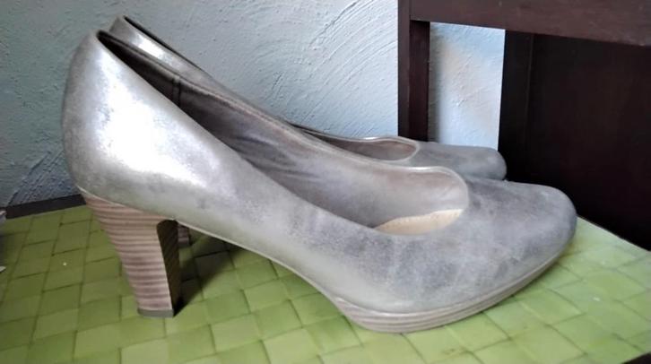 Gouden schoentjes met hak (+/-8), licht platform - Maat 40, Kleding | Dames, Schoenen, Zo goed als nieuw, Pumps, Overige kleuren