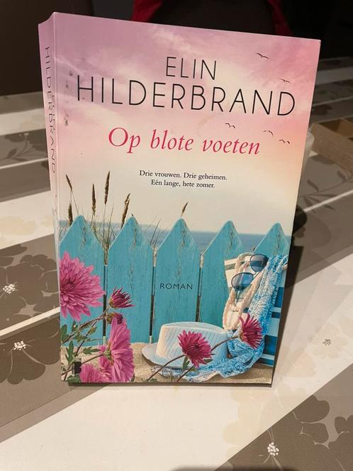Op blote voeten / Elin Hilderbrand, Boeken, Romans, Gelezen, Ophalen of Verzenden