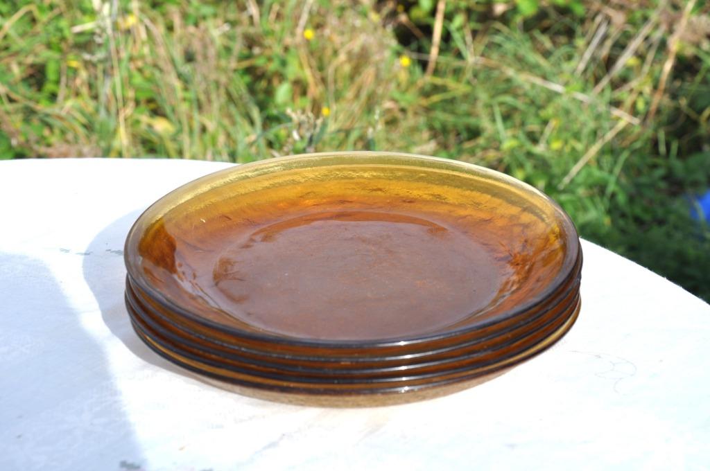 5 assiettes plate en verre ocre, Enlèvement ou Envoi, Utilisé, Verre, Assiettes(s)