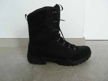 bottines de marche( neuves) ECCO en goretex, pointure 46 disponible aux enchères