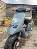 Typhoon 70 cc met helm A klassen, Fietsen en Brommers, Scooters | Peugeot, Ophalen, Tweetakt, Gebruikt, 70 cc