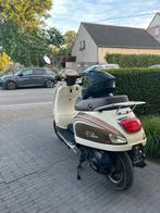 Stijlvolle retro scooter in goede staat A klasse, Fietsen en Brommers, Scooters | Piaggio, Ophalen, Overige modellen, Klasse A (25 km/u)