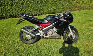 Honda cbr 125r  met werk aan te koop  of te ruil  beschikbaar voor biedingen