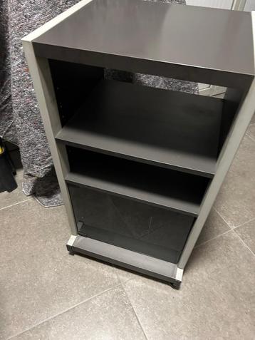 STEREO RACK KAST metaal grijs  beschikbaar voor biedingen