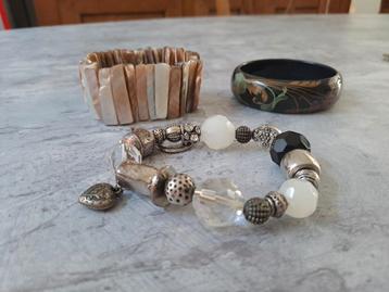 Bracelets 2eur pièce, 5 eur le tout beschikbaar voor biedingen