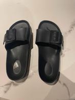 Zwarte slippers Shein, Vêtements | Femmes, Chaussures, Noir, Shein, Enlèvement ou Envoi, Sandales de bain