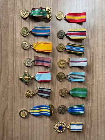 Mooi lot van US miniatuur medailles ww2 ea beschikbaar voor biedingen