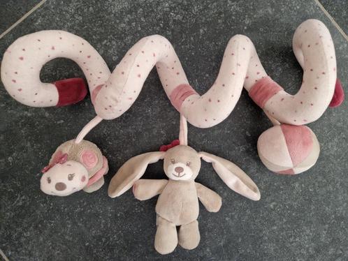 Nieuw-Nattou Speelspiraal hangende figuren(maxi cosi / park), Kinderen en Baby's, Speelgoed | Babyspeelgoed, Nieuw, Rammelaar
