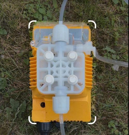 Elektromagnetische doseerpomp - ontroesten water, Tuin en Terras, Bewateringscomputers, Zo goed als nieuw, Ophalen
